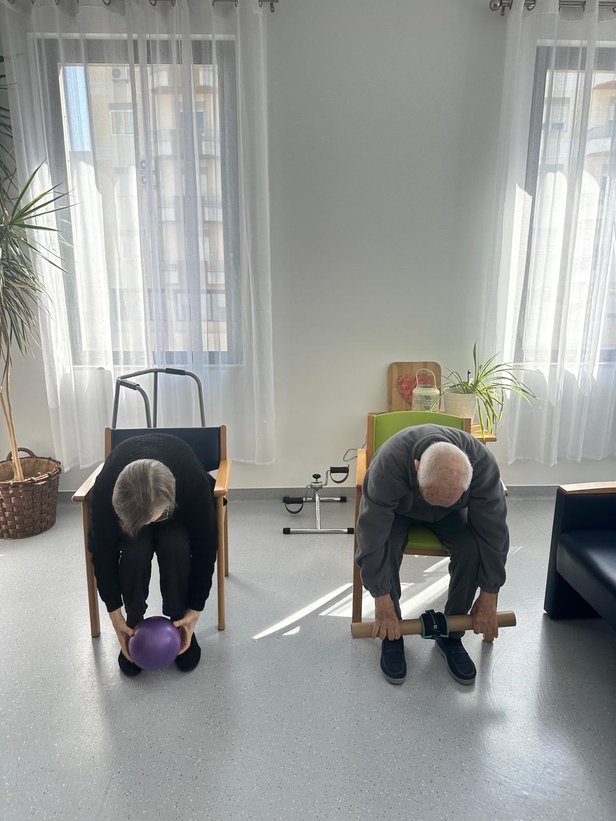 Sessão de fisioterapia em progresso